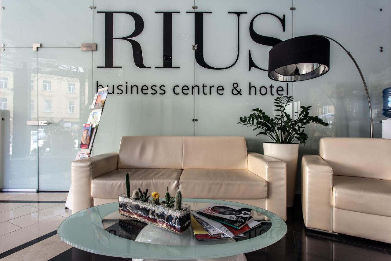 Rius Hotel Лвив Екстериор снимка